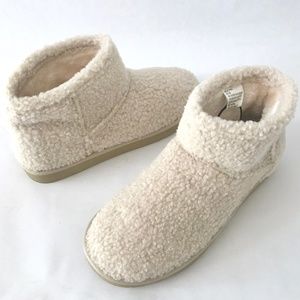 Arizona Jean Co. Cream Faux Fur Slipper Bootie NWT